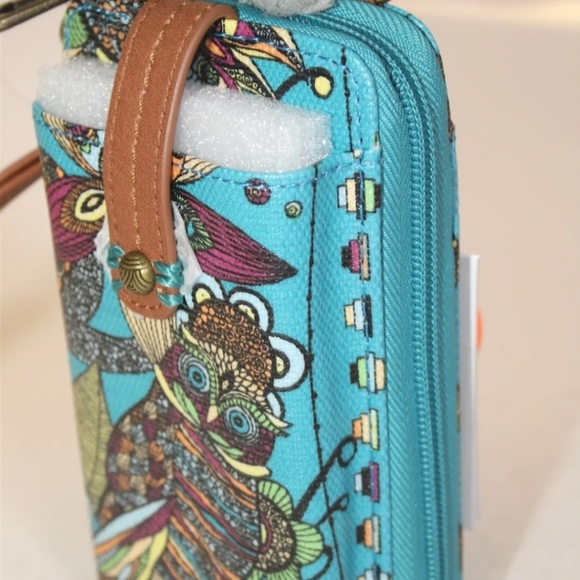 ⭐Sakroots NEW Teal Spirit Desert Smartphone Wristlet Crossbody msrp $38⭐️ - Picture 4 of 10